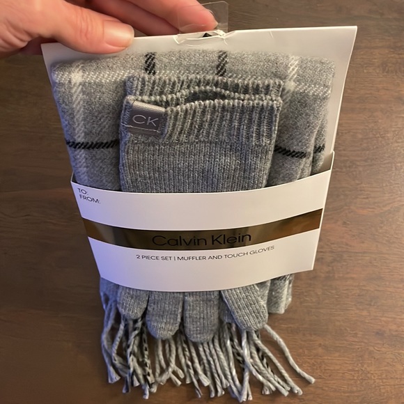 Calvin Klein 2 piece set - Picture 8 of 9